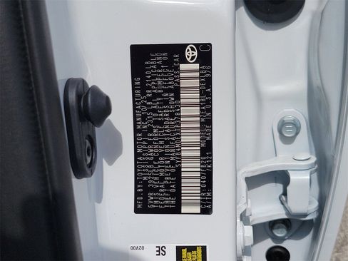 Used 2026 Toyota Corolla LE image 31