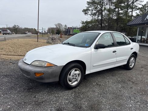 Used 1998 Chevrolet Cavalier Sedan image 2