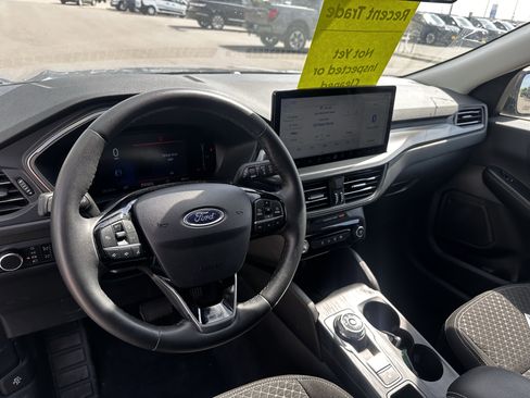 Used 2023 Ford Escape Active w/ Tech Pack #1 AWD/4WD image 5