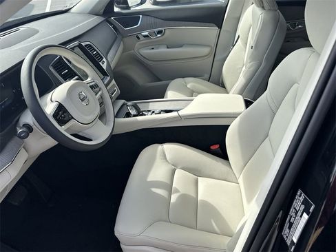 New 2025 Volvo XC90 B6 Plus w/ Protection Package Premier image 14