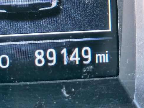 Used 2017 Toyota Tacoma SR5 w/ SR5 Appearance Package (SM) image 24