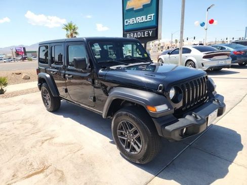 Used 2024 Jeep Wrangler Unlimited Sport AWD/4WD image 2