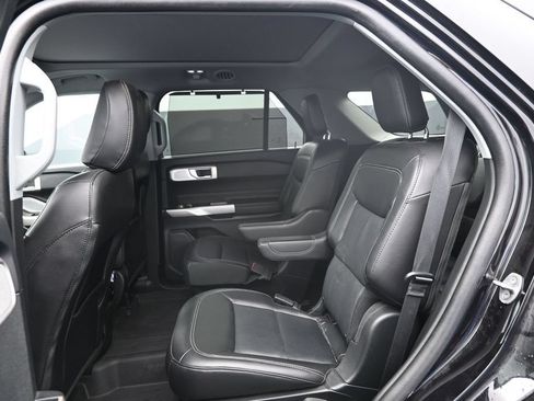 Used 2023 Ford Explorer Limited w/ Limited Technology Package AWD/4WD image 15
