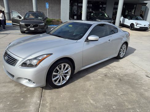 Used 2015 INFINITI Q60 Journey w/ Premium Package image 3