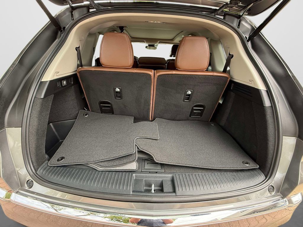 Certified 2024 Acura MDX w/ Technology Package AWD/4WD image 9