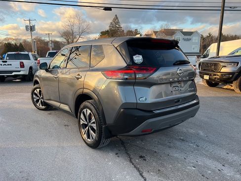 Used 2021 Nissan Rogue SV image 5