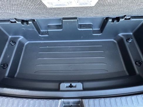 Used 2025 GMC Acadia Elevation image 33