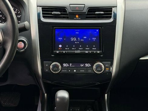 Used 2014 Nissan Altima 2.5 SV image 15