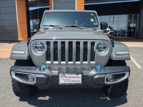 Used 2022 Jeep Wrangler Unlimited Sahara w/ Cold Weather Group AWD/4WD image 9