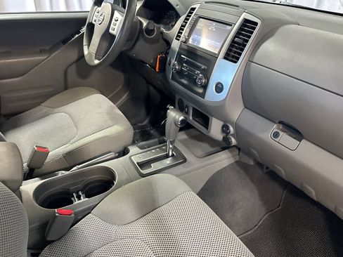 Used 2019 Nissan Frontier SV image 17