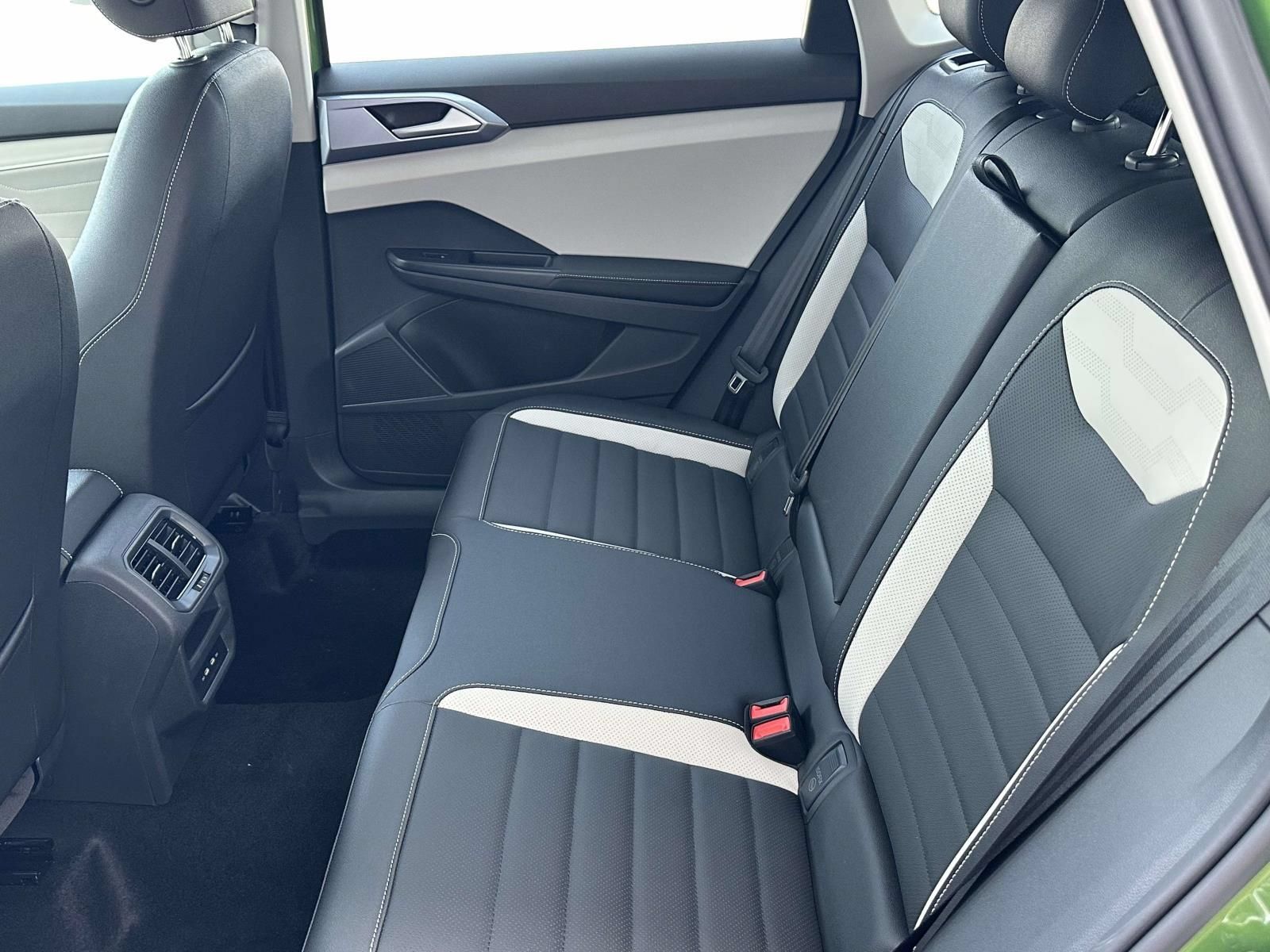 New 2026 Volkswagen Taos SEL AWD/4WD image 13