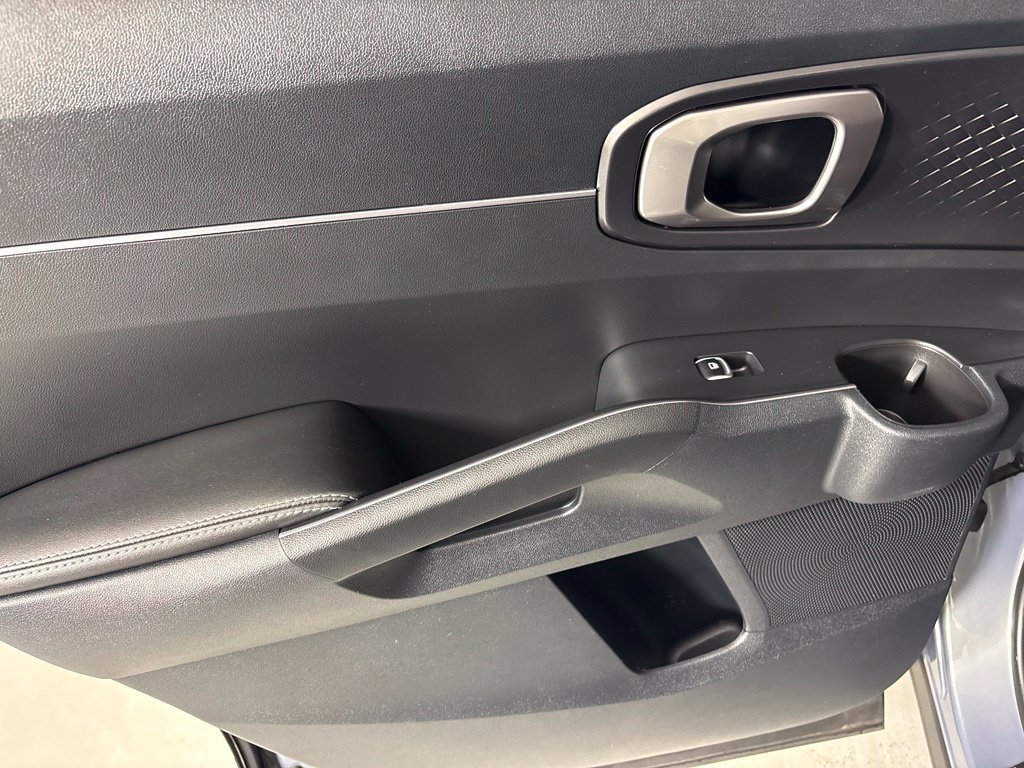 Used 2023 Kia Sorento S w/ Panoramic Sunroof Package FWD image 36