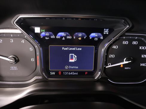 Used 2021 GMC Yukon XL Denali w/ Denali Premium Package AWD/4WD image 4
