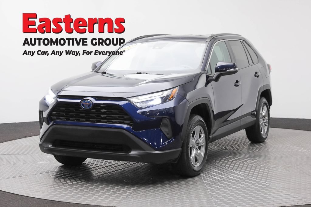 Used 2024 Toyota RAV4 XLE AWD/4WD image 1