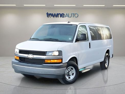 Used 2021 Chevrolet Express 3500 LT w/ LT Preferred Equipment Group image 10