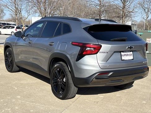 Used 2024 Chevrolet Trax ACTIV w/ Sunroof Package image 9