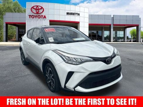 Used 2020 Toyota C-HR XLE image 1