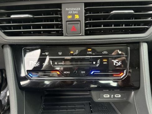 New 2026 Volkswagen Jetta SE image 21