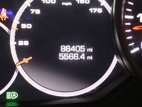Used 2021 Porsche Cayenne AWD/4WD image 34