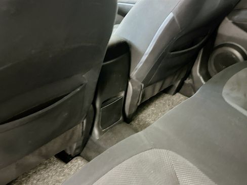 Used 2011 Nissan Rogue S image 26