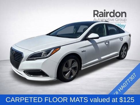 Used 2017 Hyundai Sonata Limited w/ Ultimate Package 02 FWD image 3