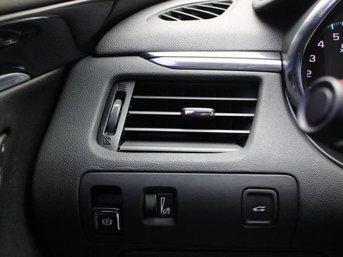 Used 2018 Chevrolet Impala LT FWD image 10