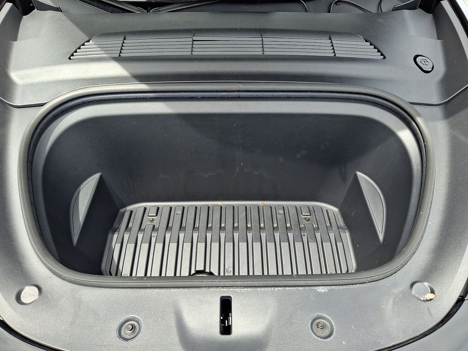 Used 2024 Tesla Model Y Long Range RWD image 27