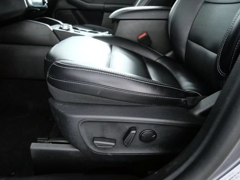 Certified 2025 Ford Escape Platinum AWD/4WD image 17