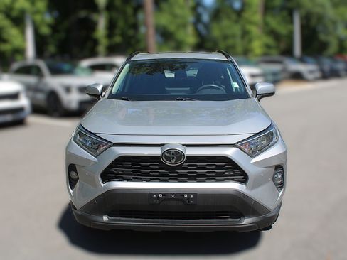 Used 2019 Toyota RAV4 XLE w/ Convenience Package AWD/4WD image 17
