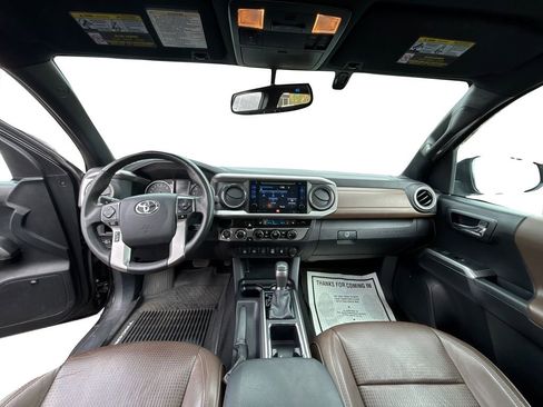 Used 2017 Toyota Tacoma Limited image 18