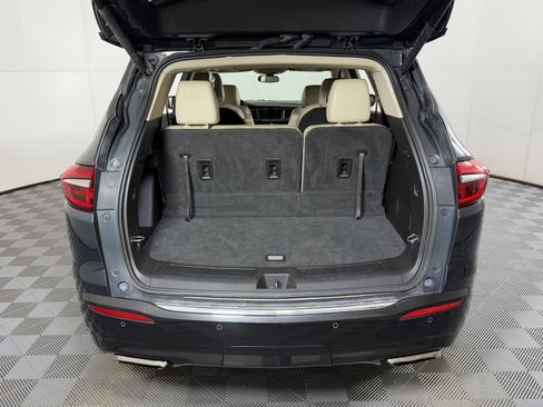 Used 2018 Buick Enclave Essence image 8