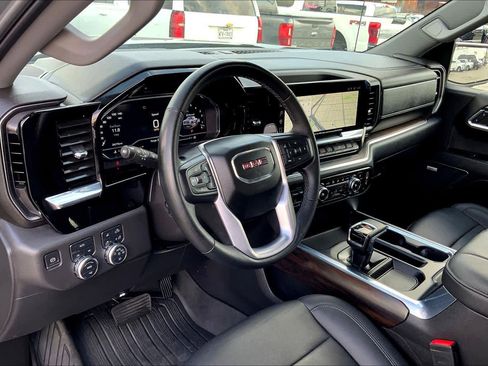 Used 2024 GMC Sierra 1500 SLT image 18