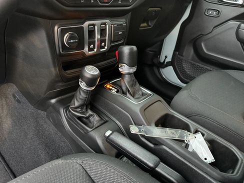 Used 2023 Jeep Wrangler Sport S image 18