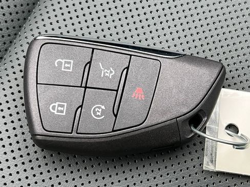 New 2026 GMC Terrain AT4 w/ Convenience Package III image 32