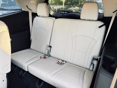Used 2023 Buick Enclave Essence w/ Experience Buick Package image 19