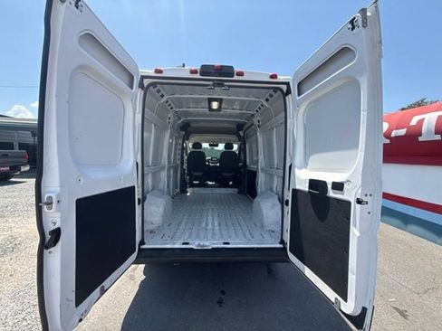 Used 2025 RAM ProMaster 2500 w/ Convenience Group FWD image 16