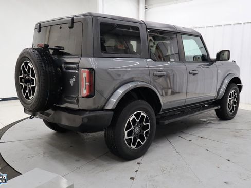 Used 2023 Ford Bronco Outer Banks image 4