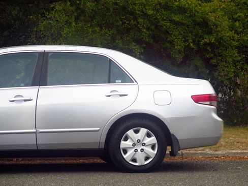 Used 2004 Honda Accord LX image 20