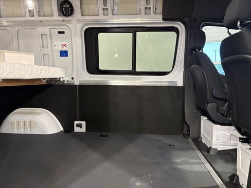 Used 2023 Mercedes-Benz Sprinter 1500 image 33