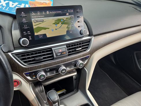 Used 2018 Honda Accord Touring image 25