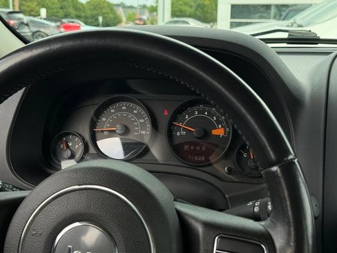 Used 2017 Jeep Patriot High Altitude AWD/4WD image 8
