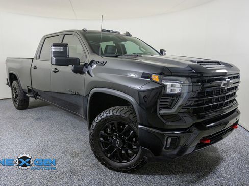 Used 2025 Chevrolet Silverado 2500 LT w/ Trail Boss Package AWD/4WD image 1