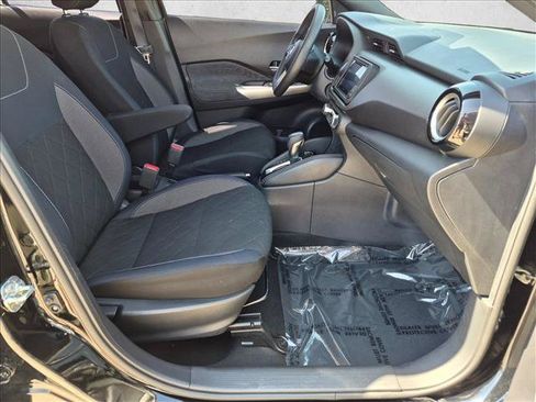 Used 2018 Nissan Kicks SV FWD image 20