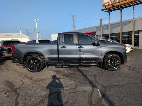 Used 2020 Chevrolet Silverado 1500 Custom w/ Custom Value Package AWD/4WD image 6