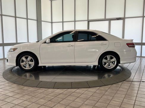 Used 2010 Toyota Camry LE FWD image 4