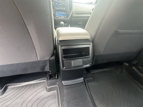 Used 2025 Subaru Forester AWD/4WD image 48
