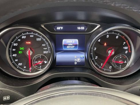 Used 2019 Mercedes-Benz GLA 250 4MATIC image 43