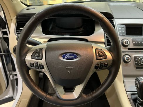 Used 2018 Ford Taurus SEL FWD image 15