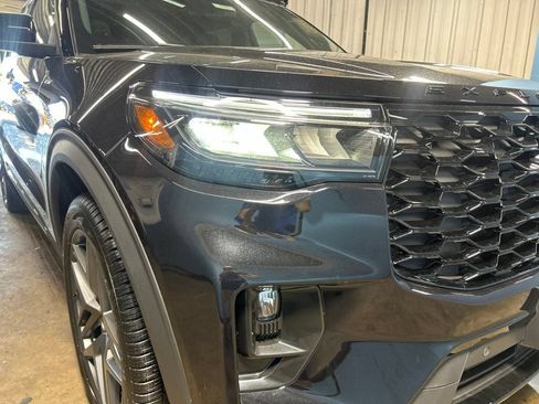 New 2026 Ford Explorer ST-Line w/ ST-Line Street Pack AWD/4WD image 2