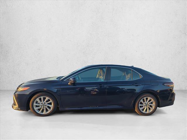 Used 2022 Toyota Camry LE FWD image 5